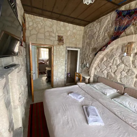 Hostel Crazyhorse Ortahisar
