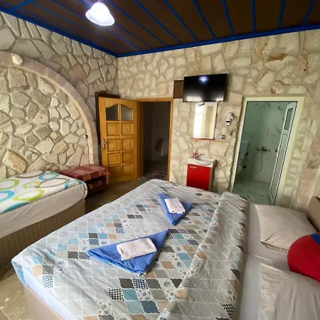 Hostel Crazyhorse