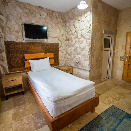 Crazy Horse Hostel *