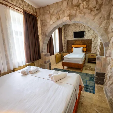 Hostel Crazy Horse *