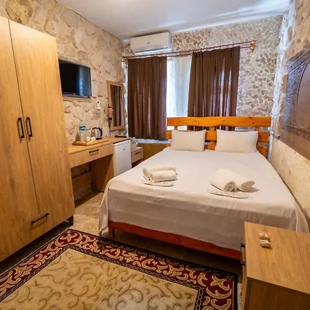 Hostel Crazy Horse