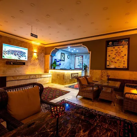 Crazy Horse Hostel *