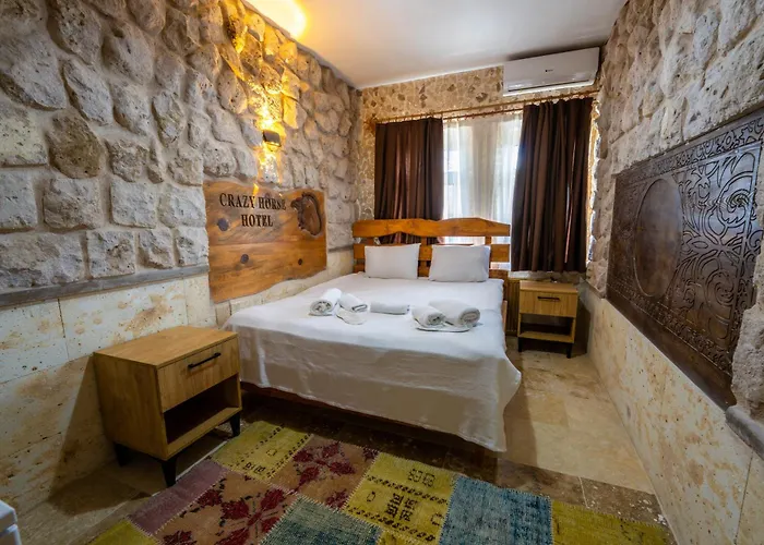 Crazy Horse Hostel *