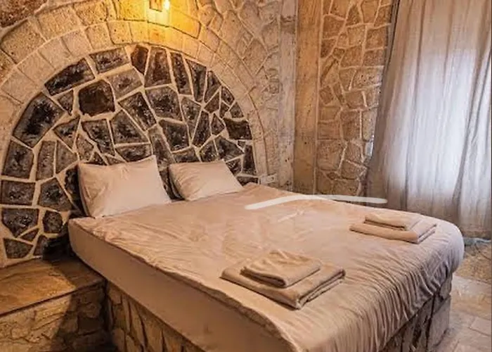 Hostel Crazy Horse *